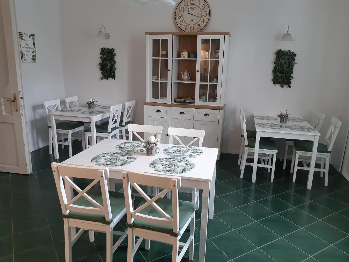 Szalay Villa Veszprém Exterior foto